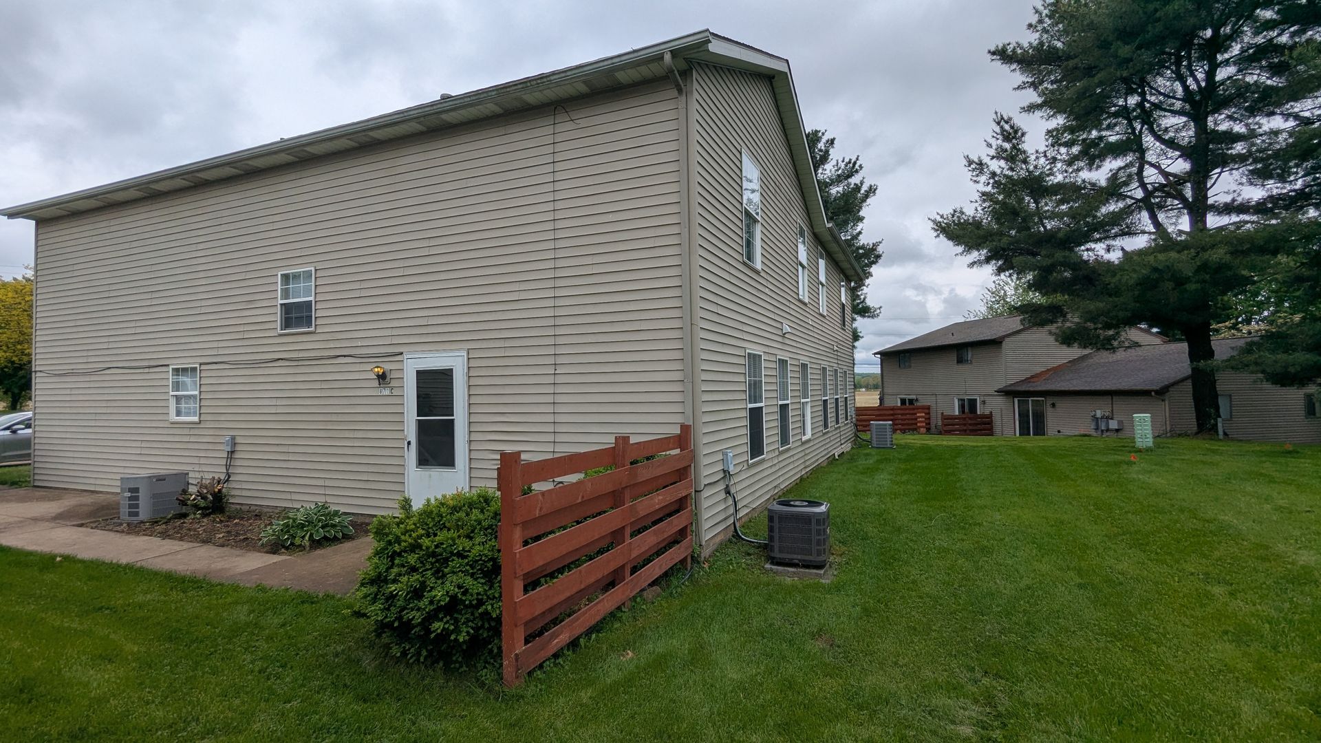 Bolivar Apartment: 871 Kerns Dr NE
