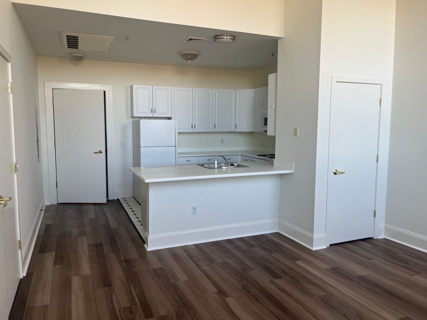 North Easton Apartment: 8 Lincoln Street