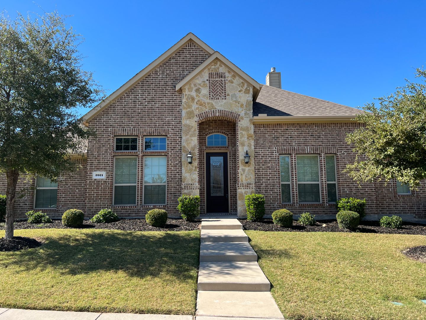 Rockwall House: 3921 Cameron Ln