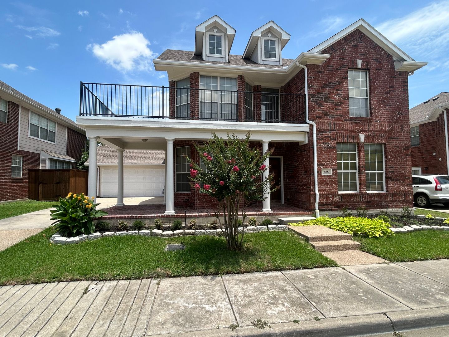 Irving House: 588 Southridge Way