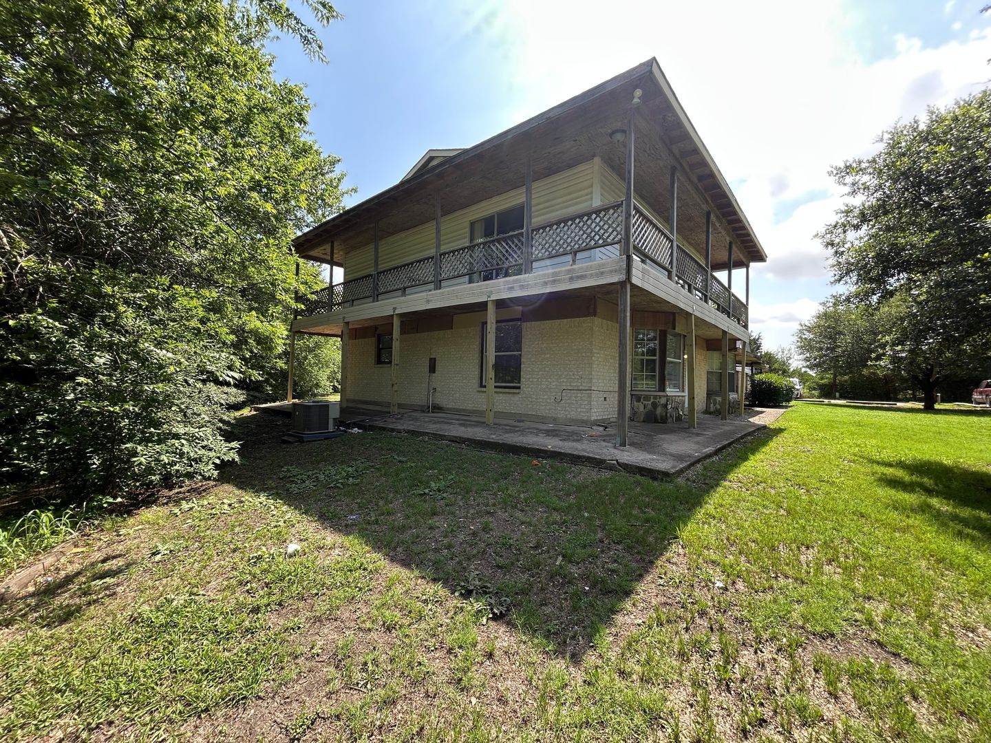 Princeton House: 715 Eastham Lane