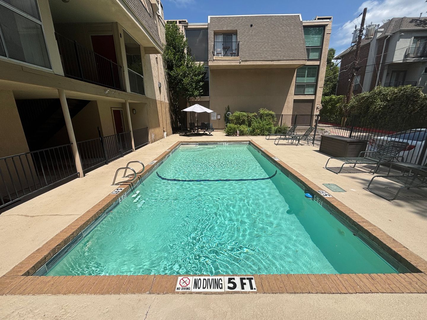 Dallas House: 4044 Buena Vista St