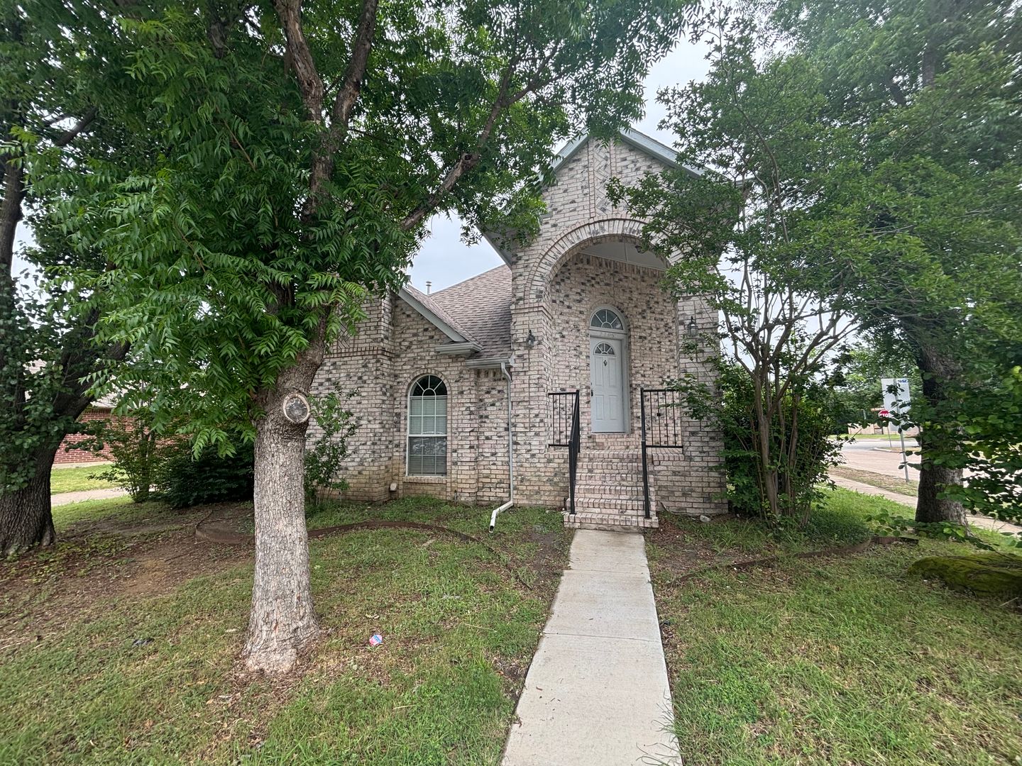 Flower Mound House: 2100 Larkspur St
