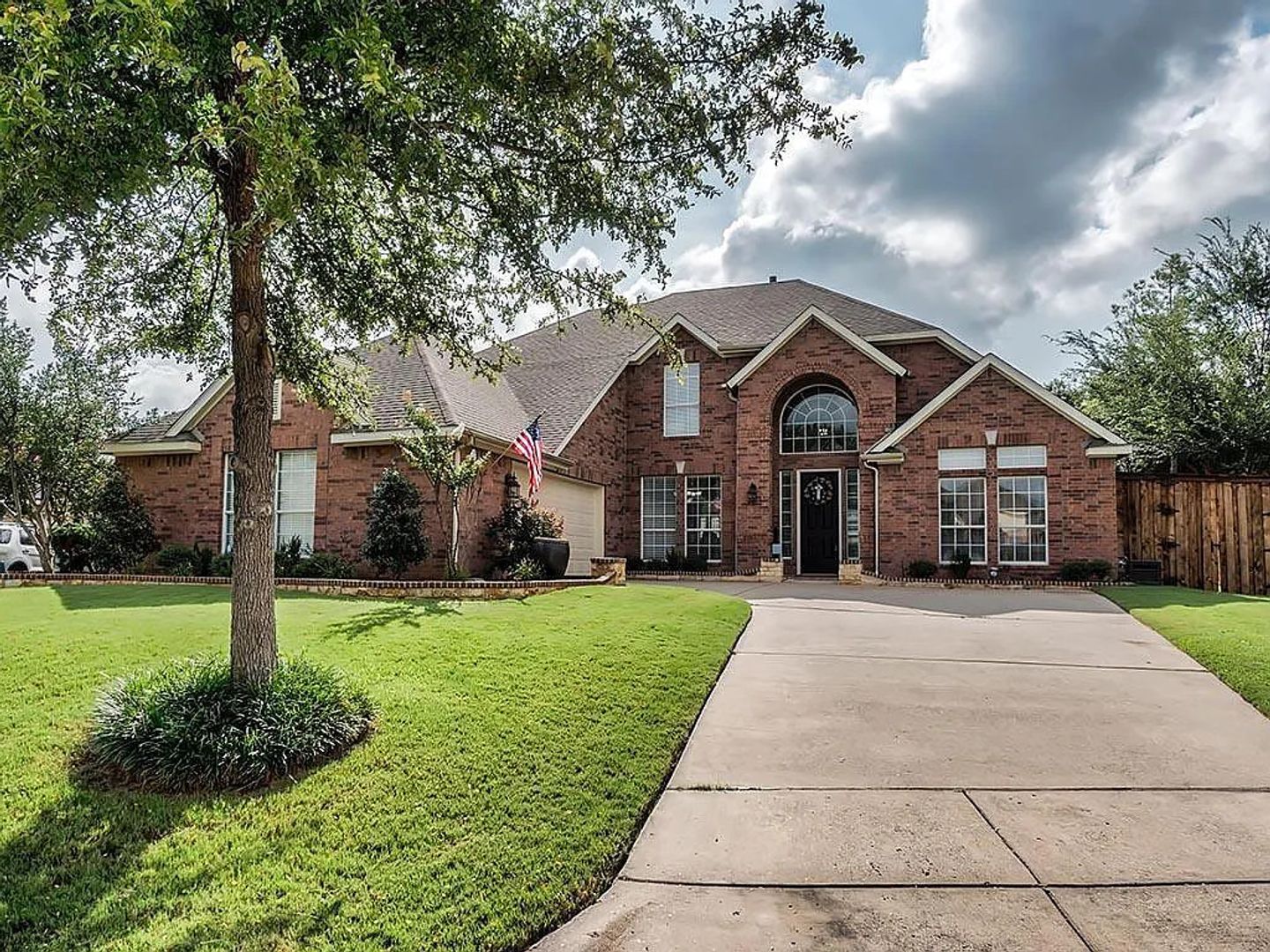 Trophy Club House: 5 Parkway Ct
