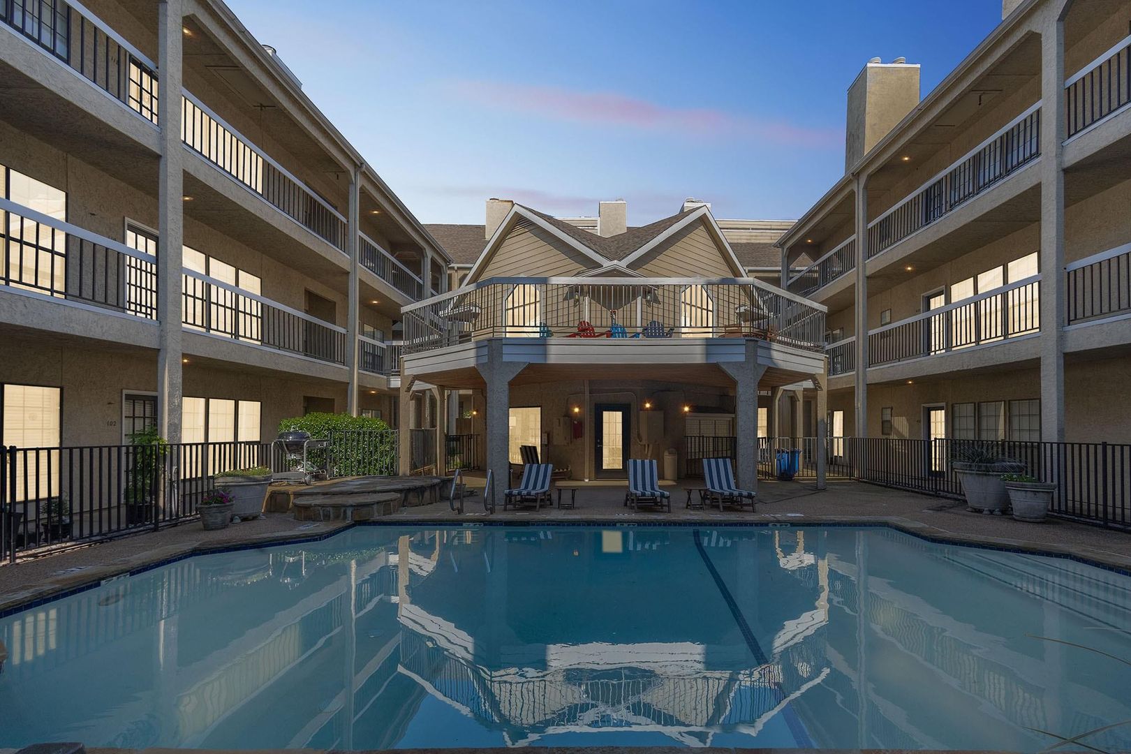 Dallas Condo: 4800 W Lovers Ln