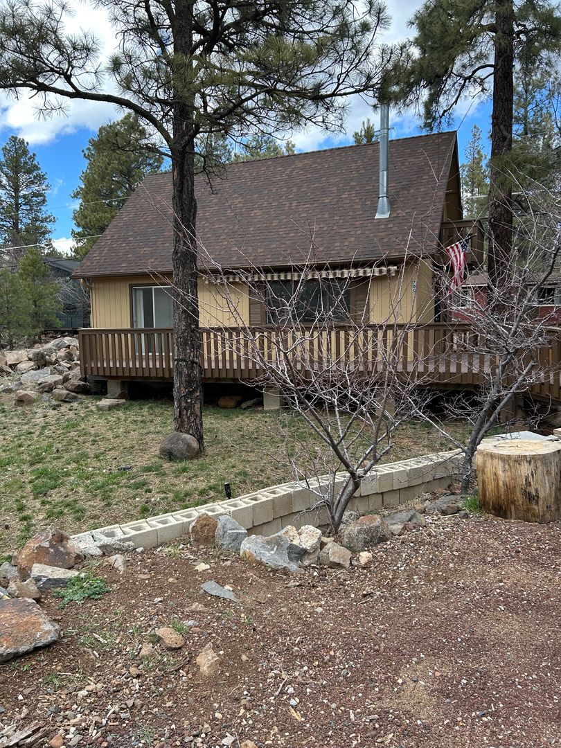 Munds Park House: 700 E Reindeer Drive