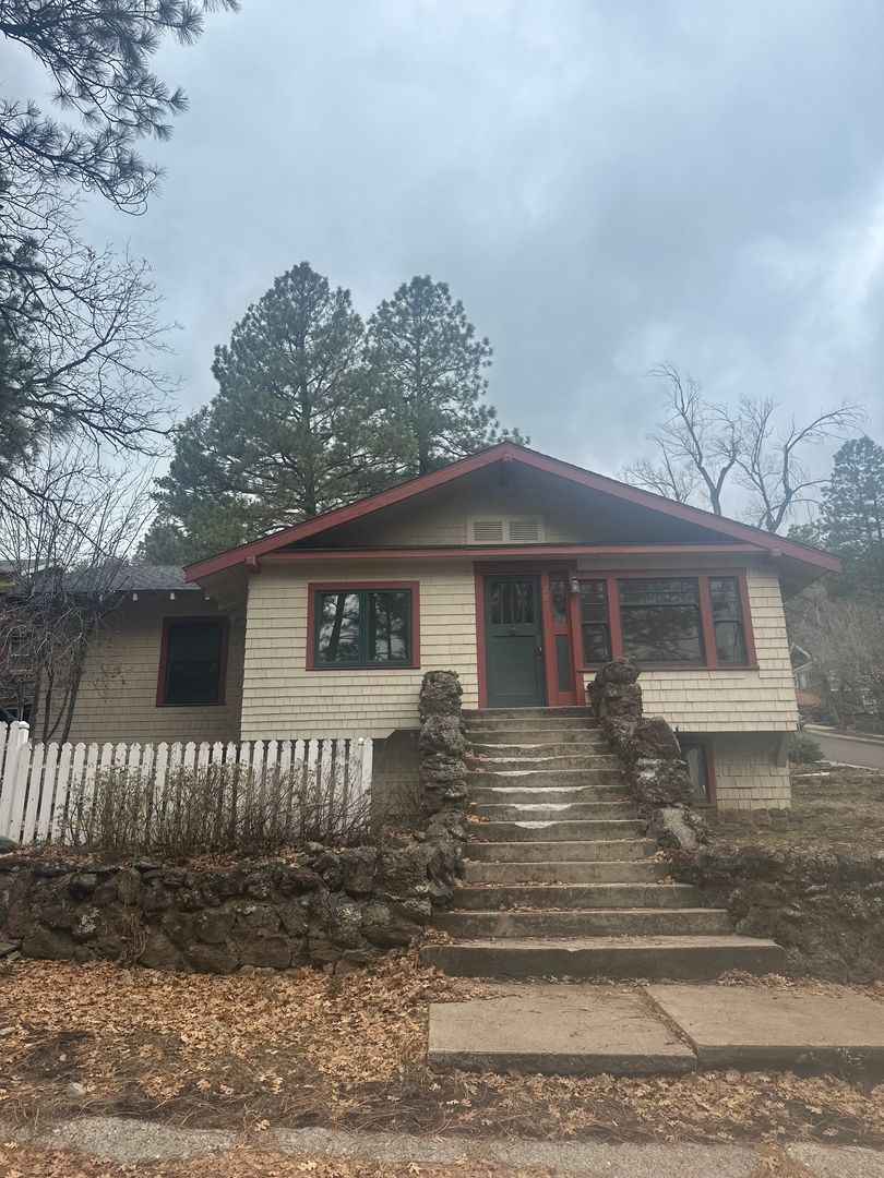 Flagstaff House: 203 S Spring