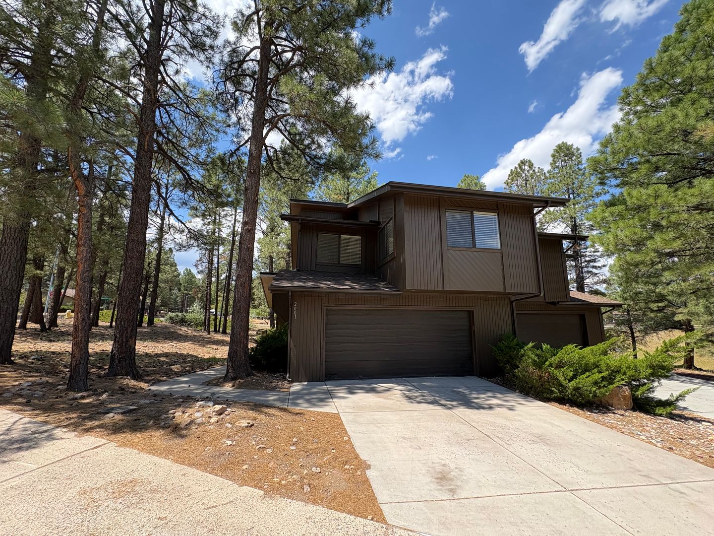 Flagstaff House: 2001 N Chipmunk Ct. - PM 1211