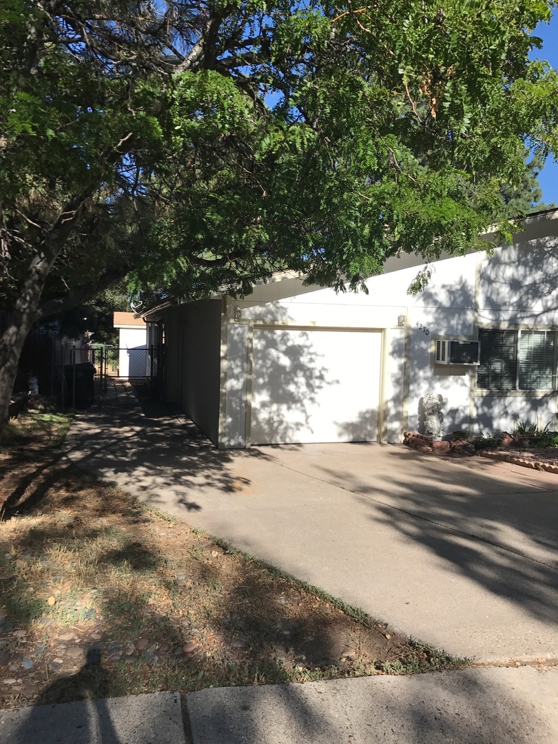 Flagstaff House: 4270 E Hollygreen Rd