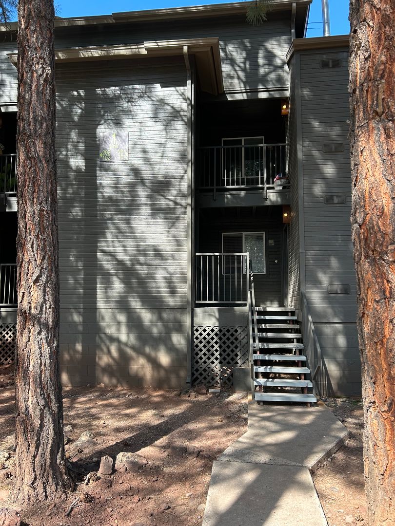 Flagstaff House: 1385 W. University Ave Unit 102
