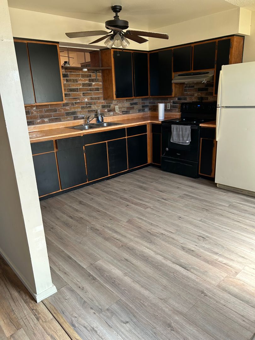 Holbrook House: 1208 Heywood Ave