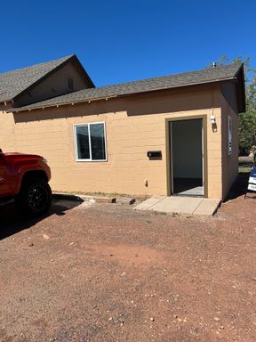 Winslow 3 Bedroom 1 Bathroom – photo 1