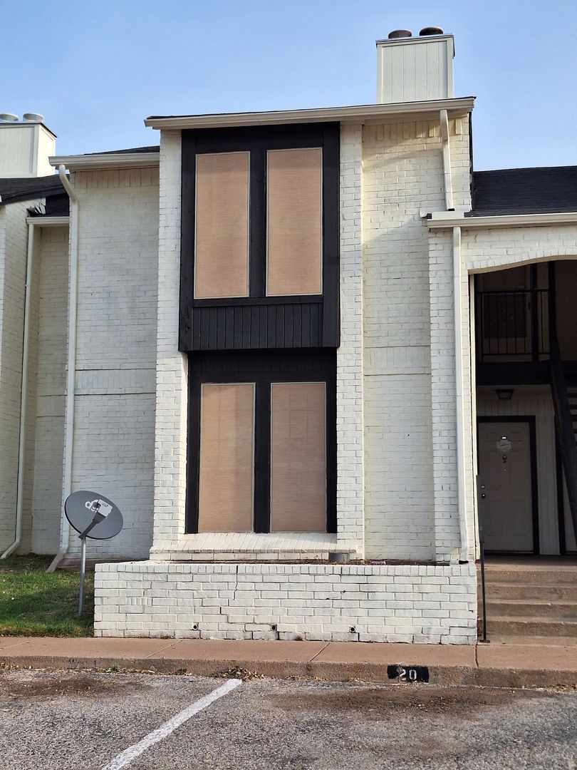 Abilene House: 5450 S. 7th #208