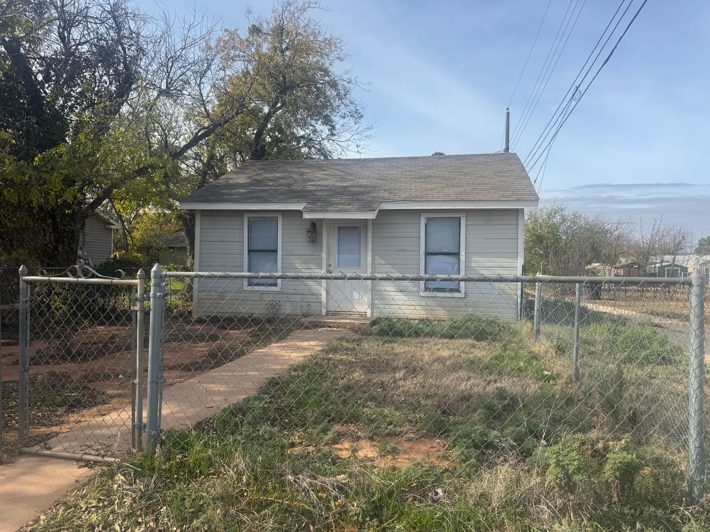 Abilene House: 2410 Clinton