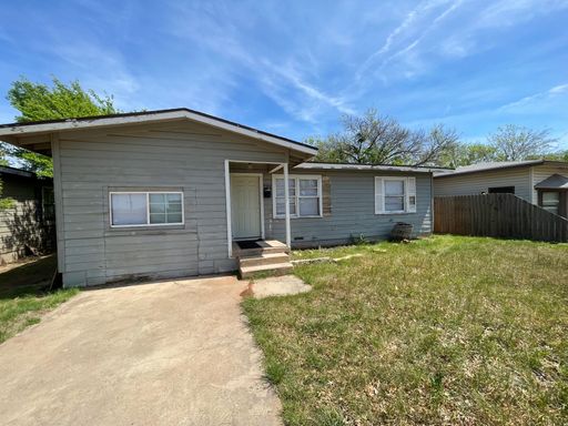 4 bedroom, 1.5 baths – photo 1