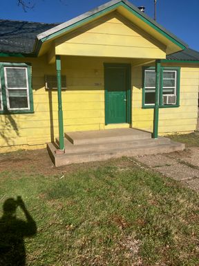 2 bedroom, 1 bath – photo 1