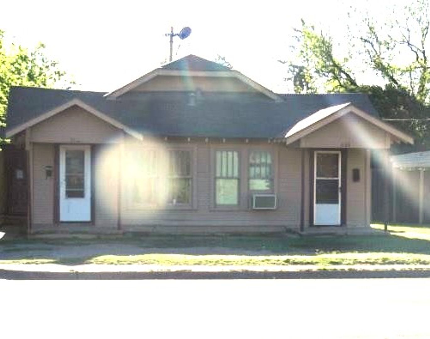 Abilene House: 1133 Grape