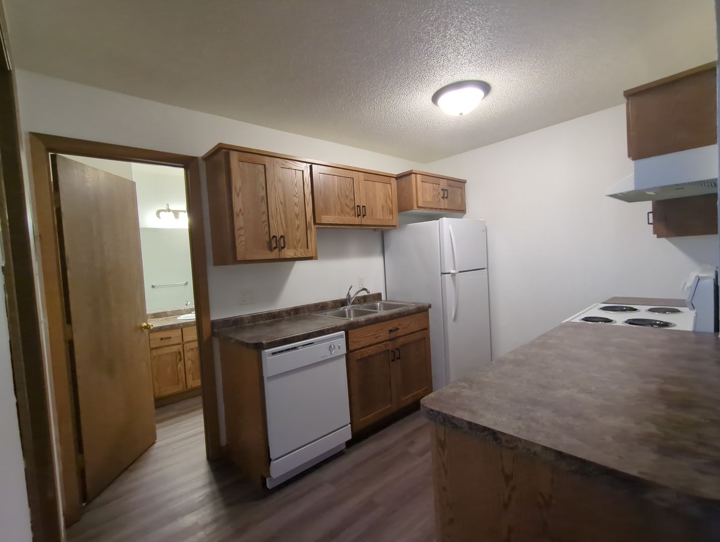 St. Cloud Apartment: 28 3rd Ave NE