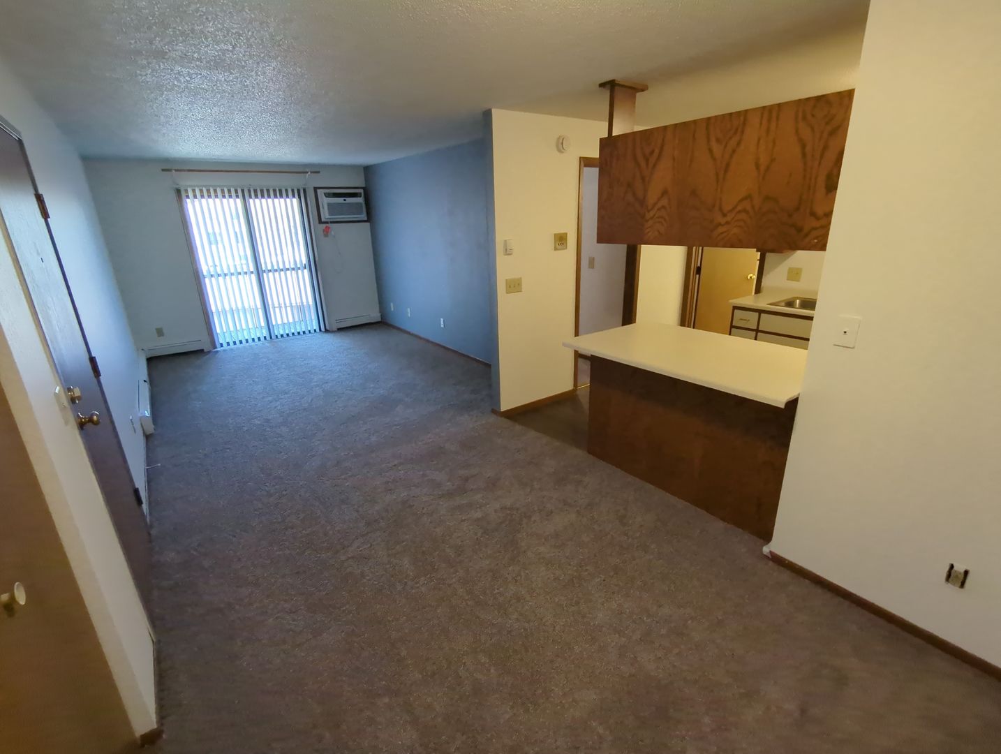 St. Cloud Apartment: 28 3rd Ave NE