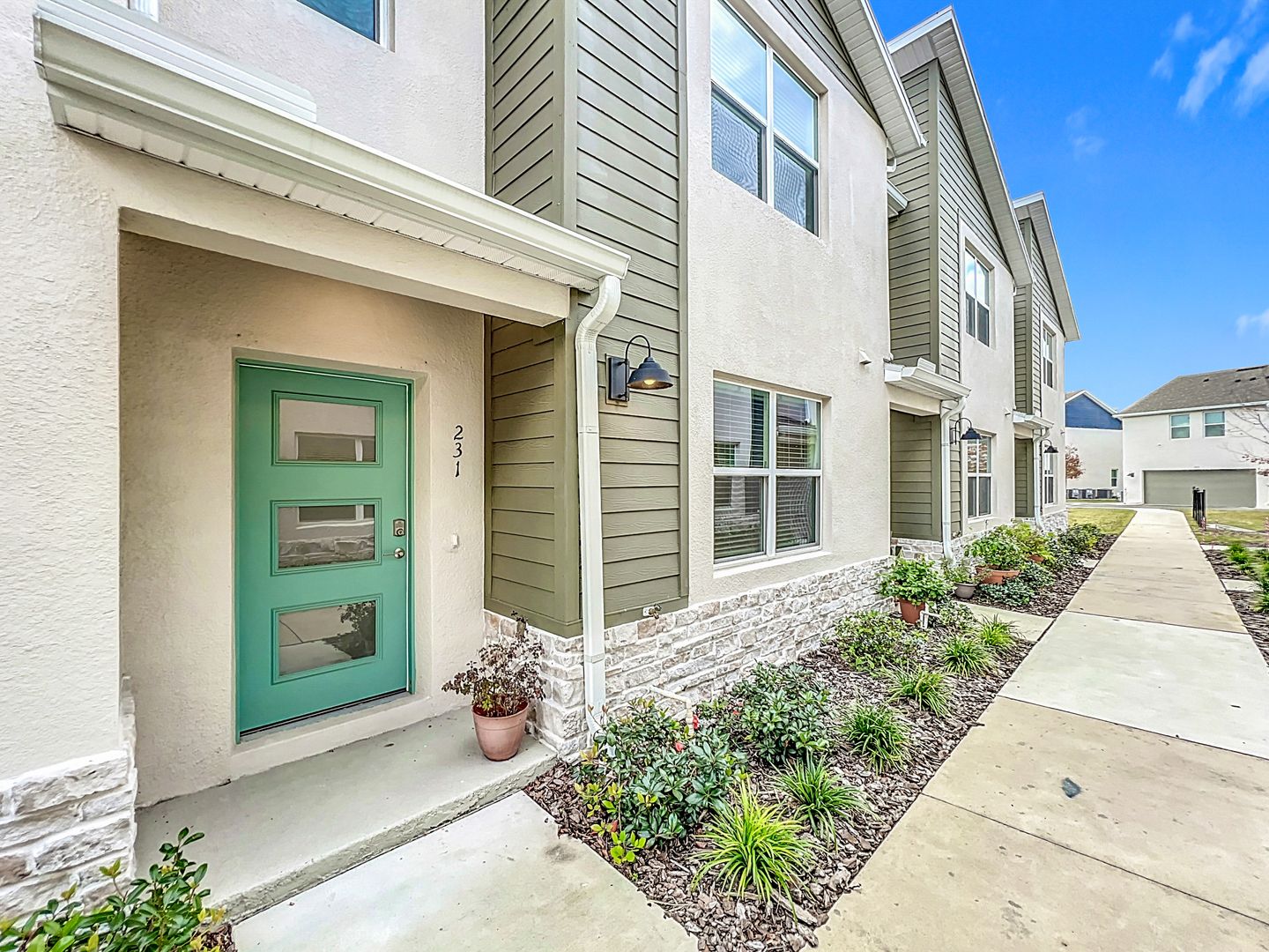 Longwood Townhome: 231 Dapper CT