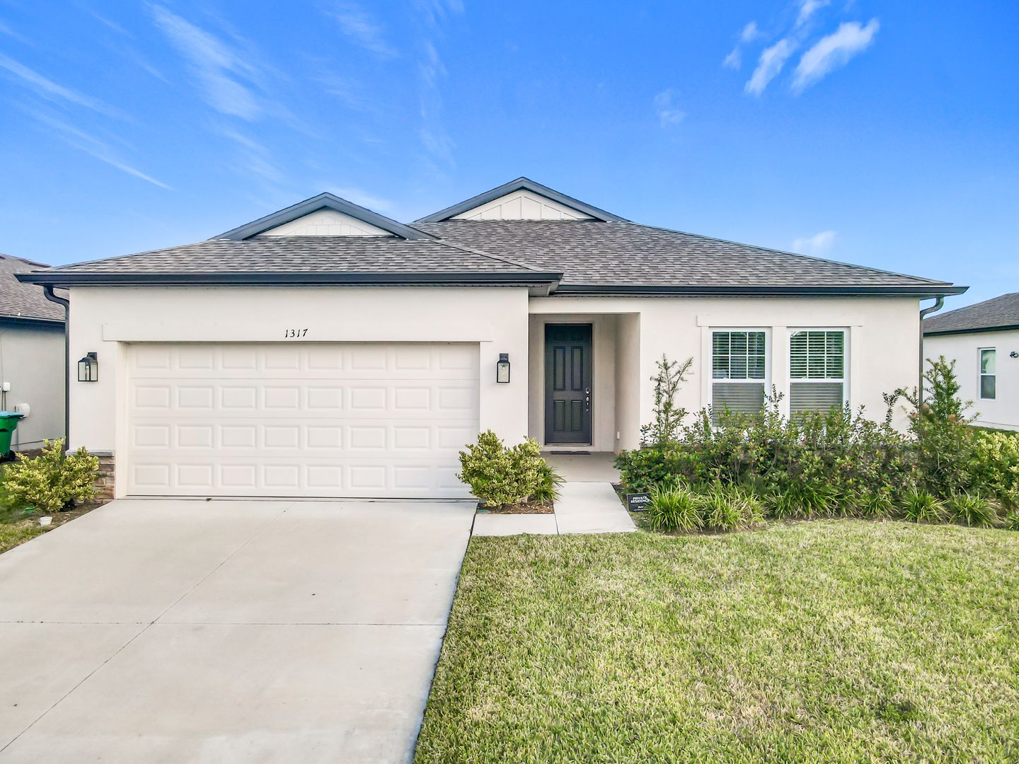 Deltona House: 1317 Sterling Pointe Drive