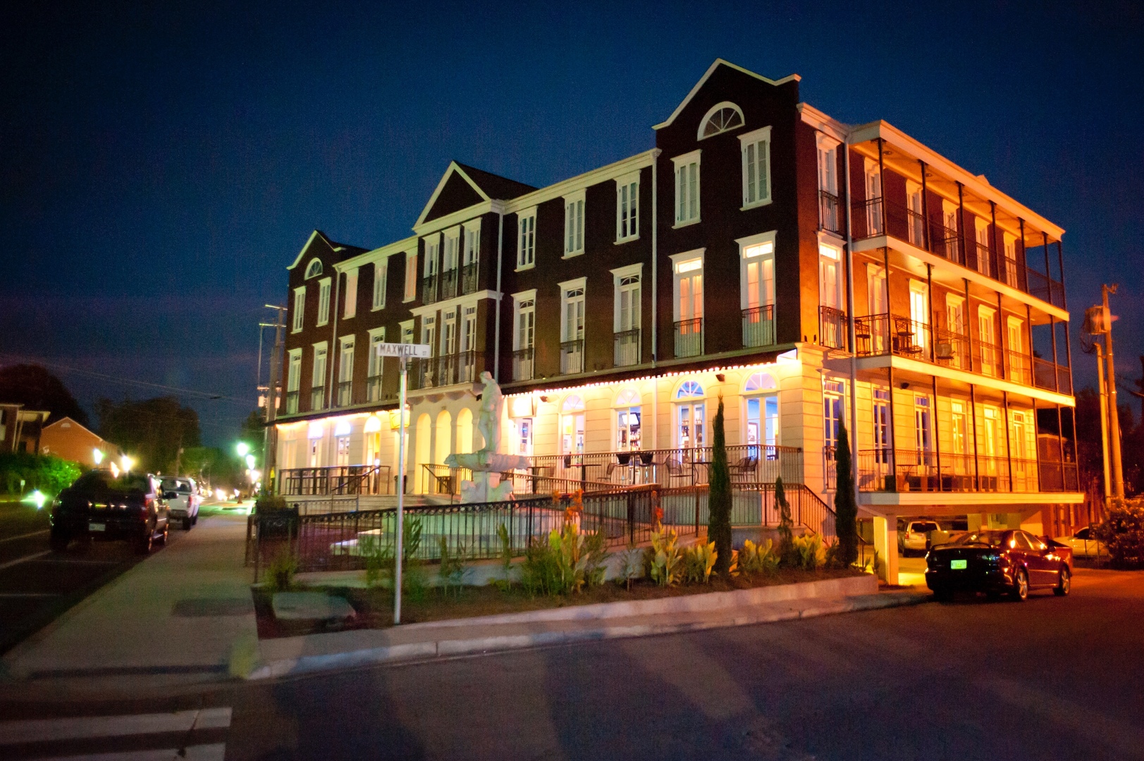 Starkville Apartment: 700 University Drive