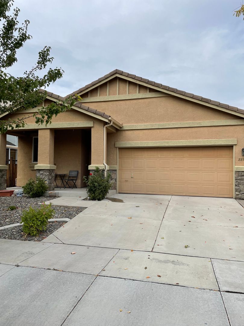 Sparks House: 2376 Dodge Drive