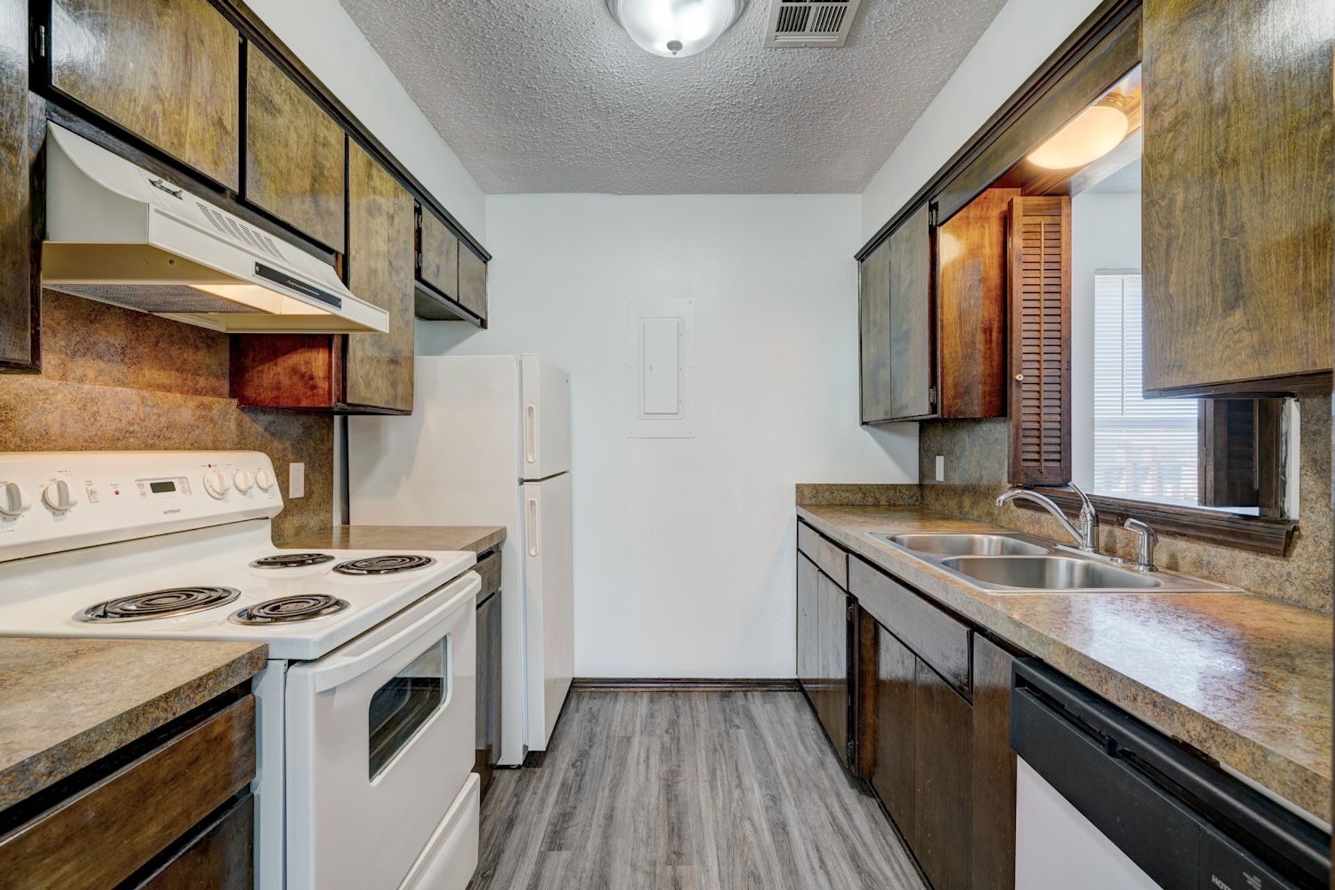 Lawton Apartment: 3101 SE Surrey Lane