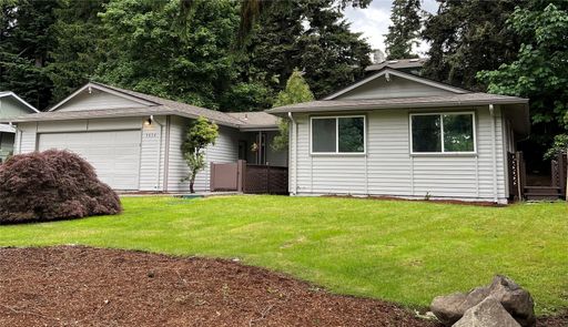 3BR 2Bath Rambler in Renton Highlands for Rent – photo 1
