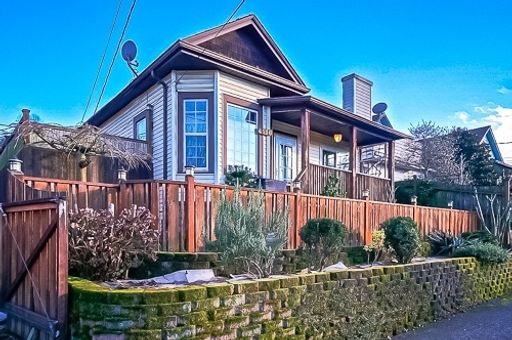 West Seattle Living, Dialed In – photo 1