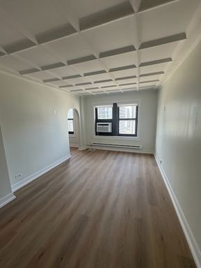 1211 N LaSalle Dr Unit 1401 – photo 1