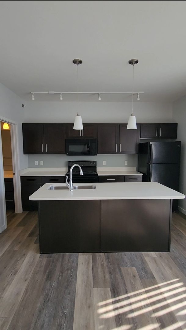 Mishawaka Apartment: 116 W Mishawaka Ave