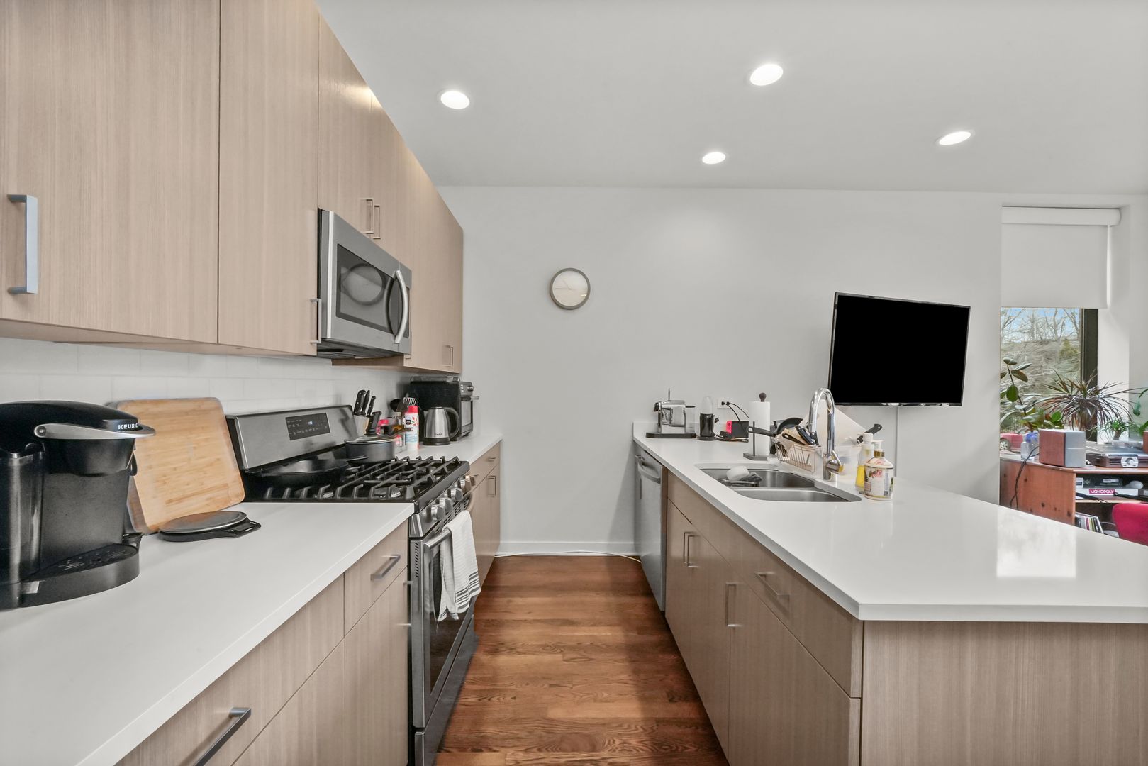 Chicago Apartment: 832 W Erie St