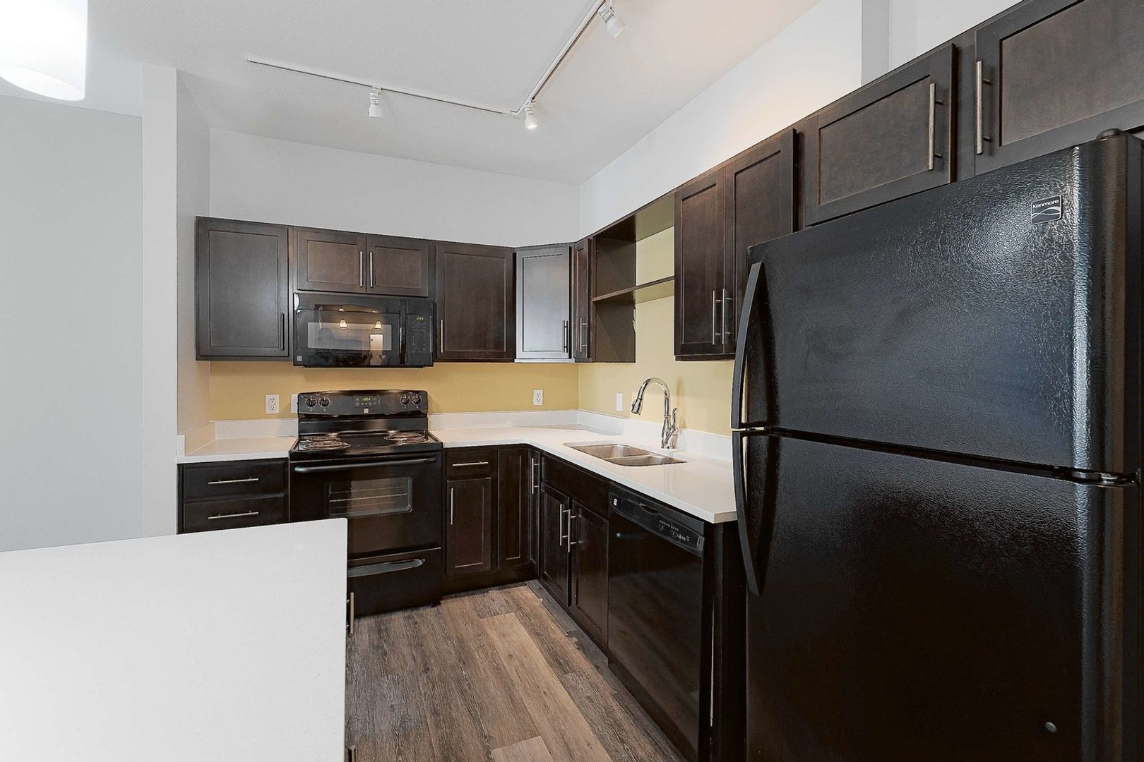 Mishawaka Apartment: 116 W Mishawaka Ave