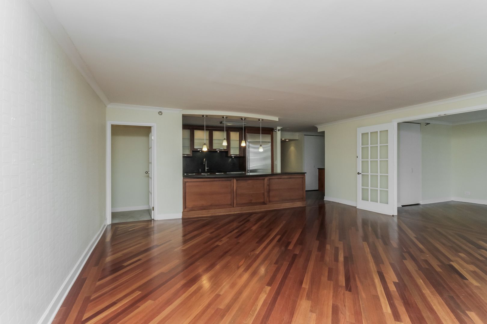 Chicago Apartment: 440 N Wabash Ave