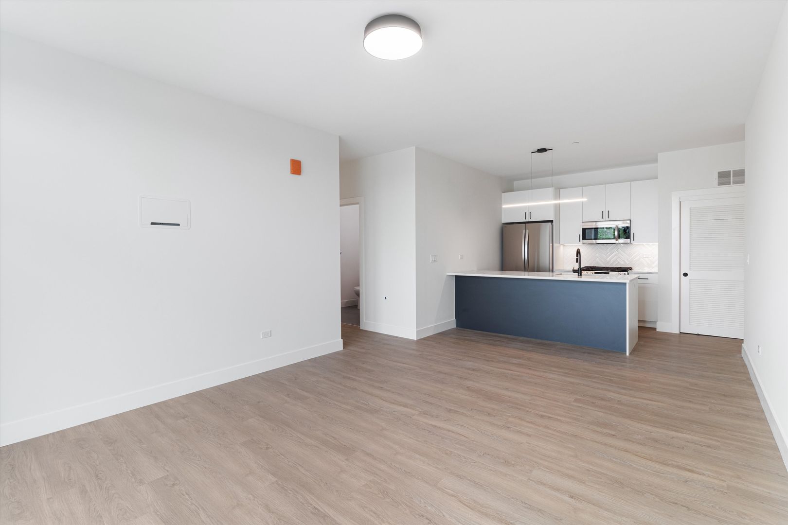 Chicago Apartment: 3140 N Clybourn Ave