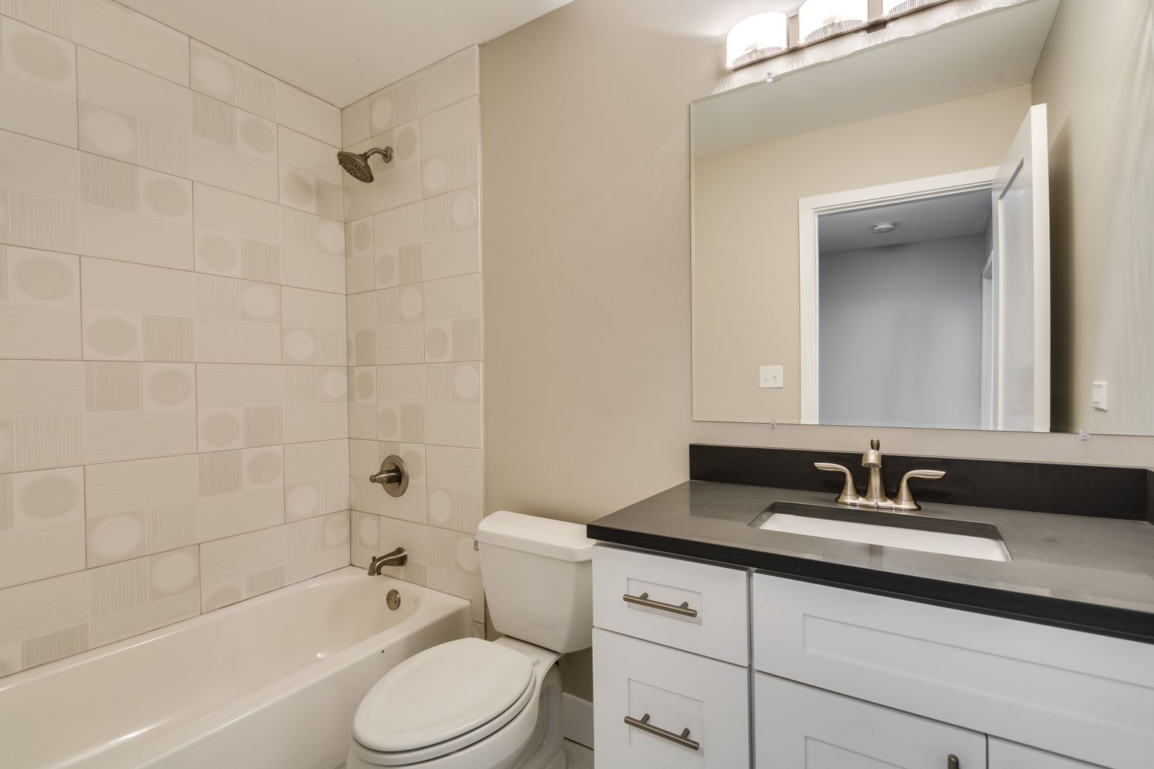 Wilmette Apartment: 3115-3119 Lake Ave