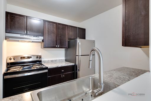 145 Glen St Unit 2D