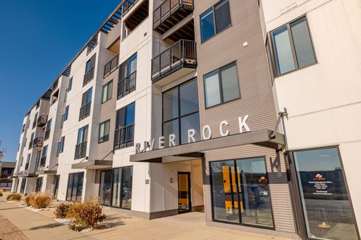 Garnet - 1 Bd/1 Ba - 772 SqFt, 4th floor and TWO balconies! – photo 1