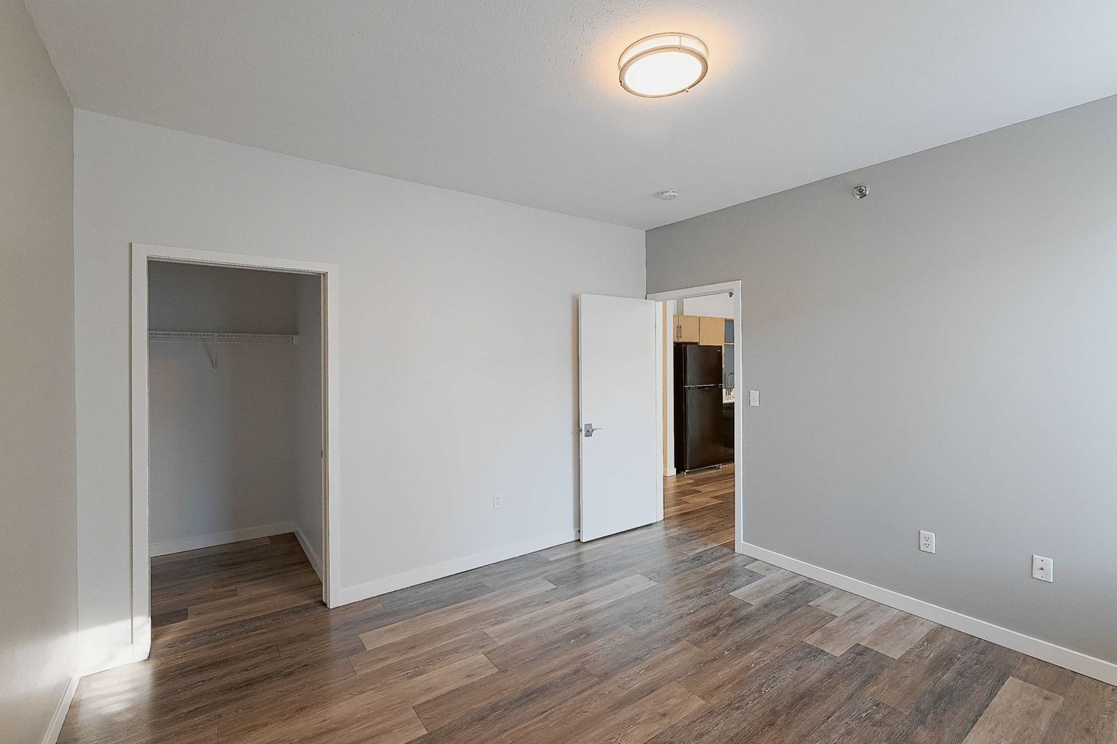 Mishawaka Apartment: 116 W Mishawaka Ave