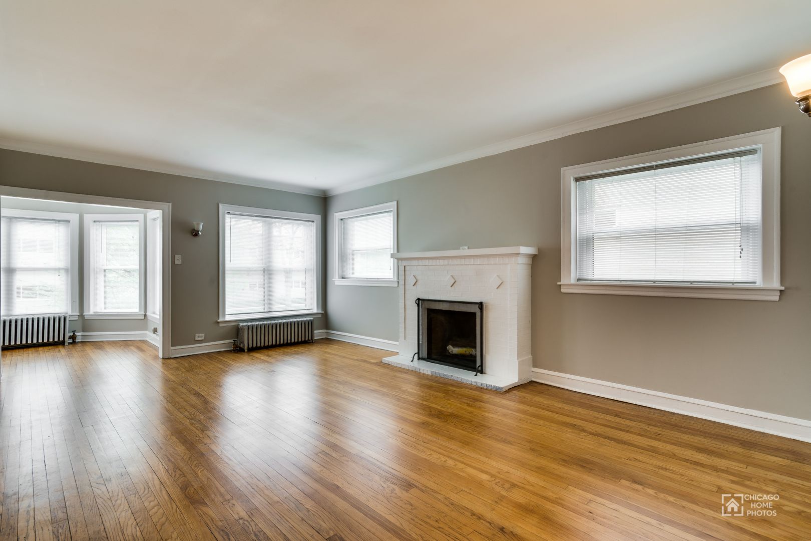 Evanston Apartment: 918 Judson Ave