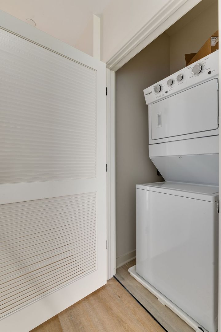 Bloomingdale Apartment: 280-290 Stonington Dr
