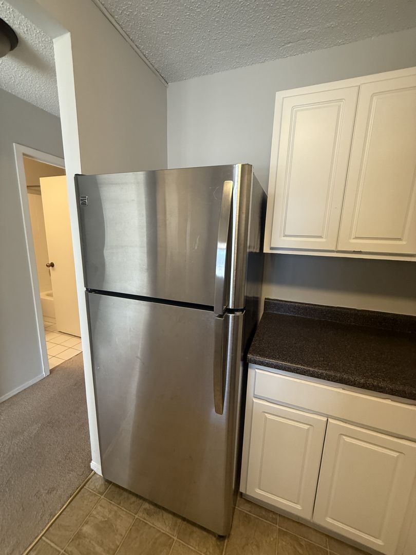 Chicago Apartment: 10 E Ontario St