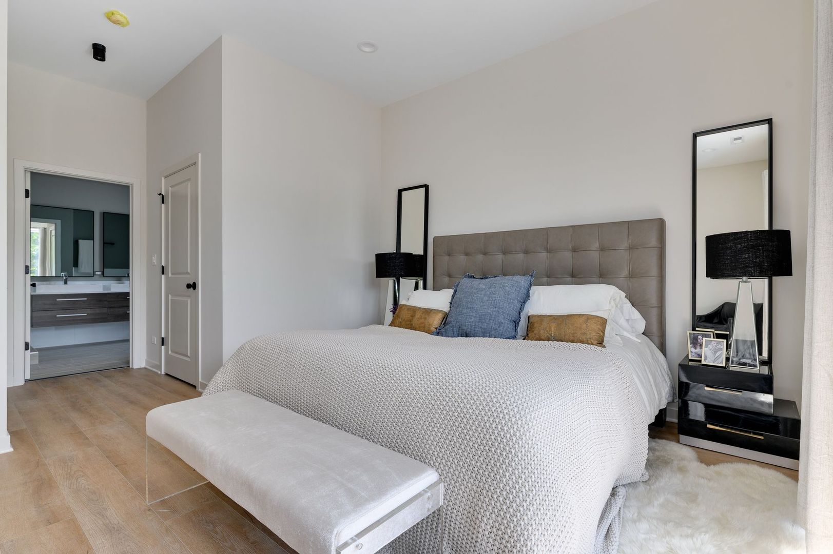Bloomingdale Apartment: 280-290 Stonington Dr