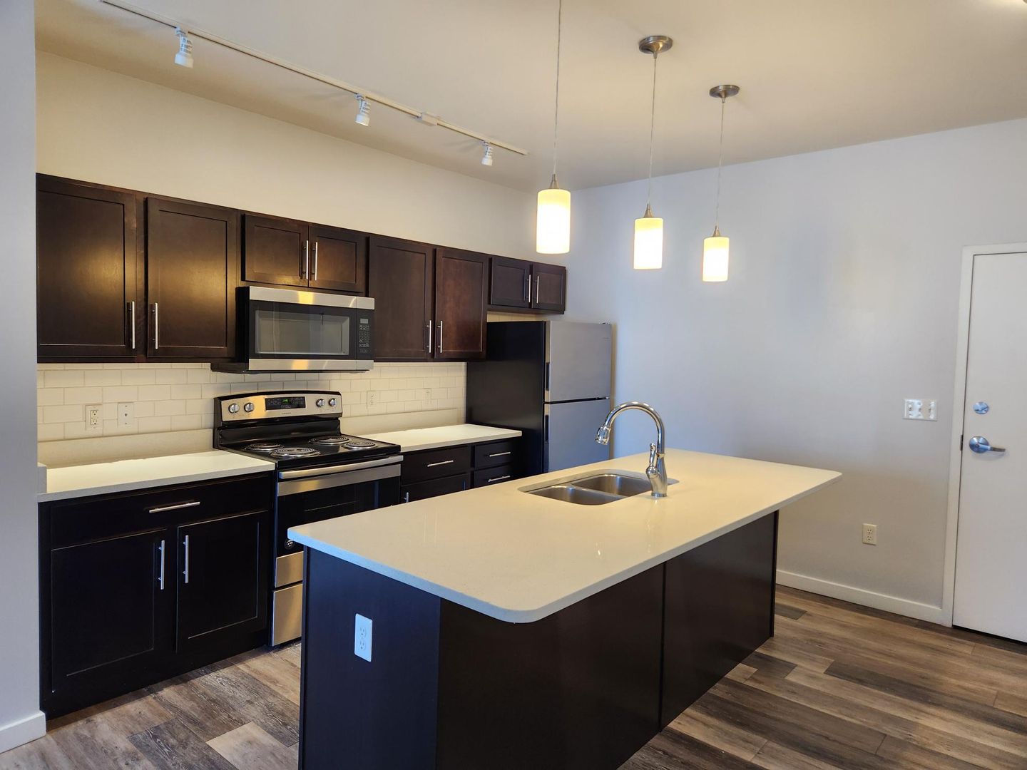 Mishawaka Apartment: 116 W Mishawaka Ave