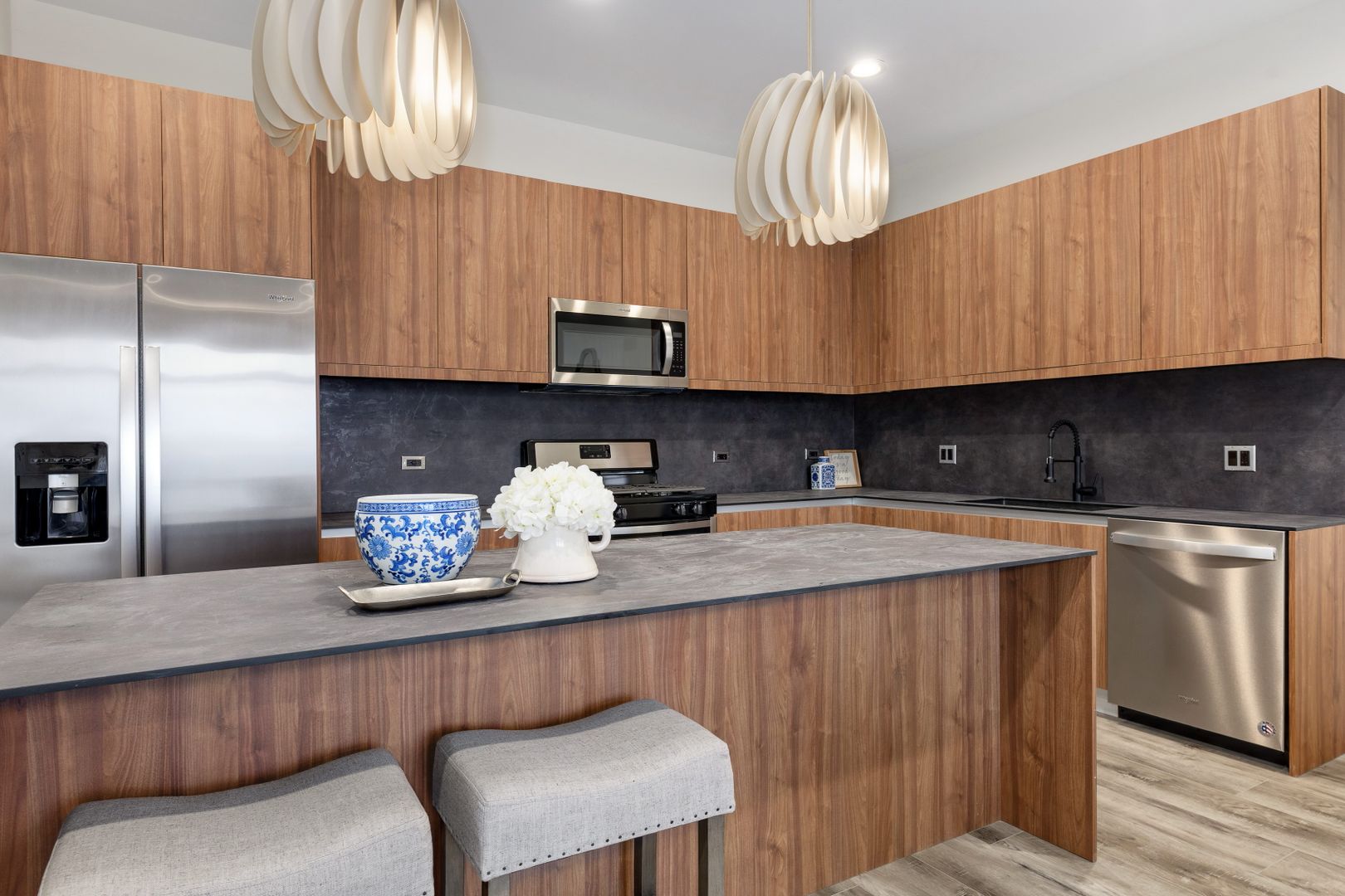 Roselle Apartment: 730-840 E Irving Park Rd