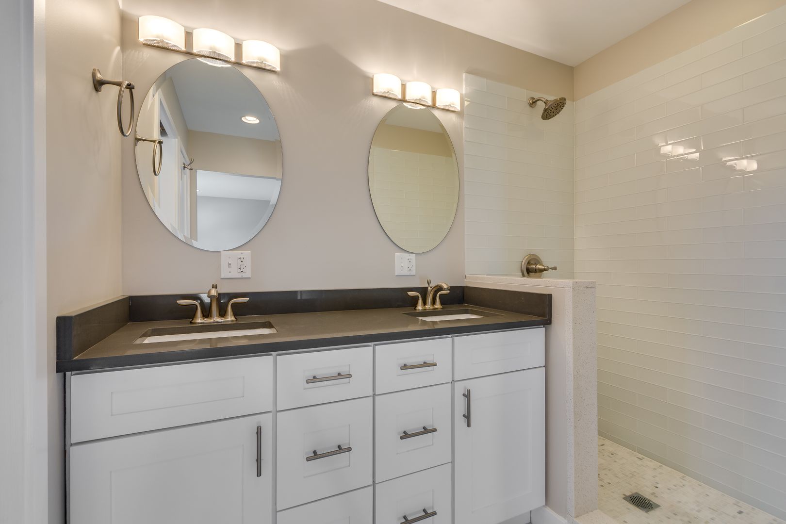 Wilmette Apartment: 3115-3119 Lake Ave