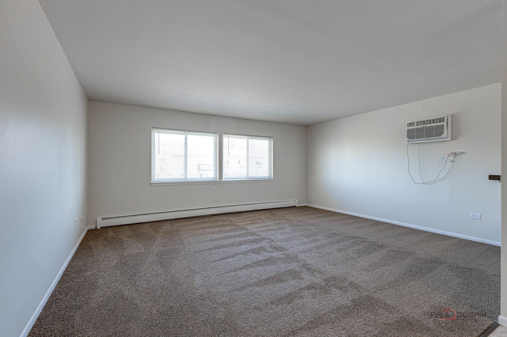 Mundelein Apartment: 550 Deepwoods Drive