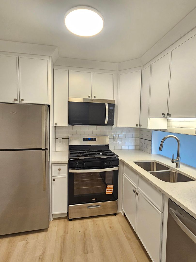 Crown Point Apartment: 1049 South Main Street