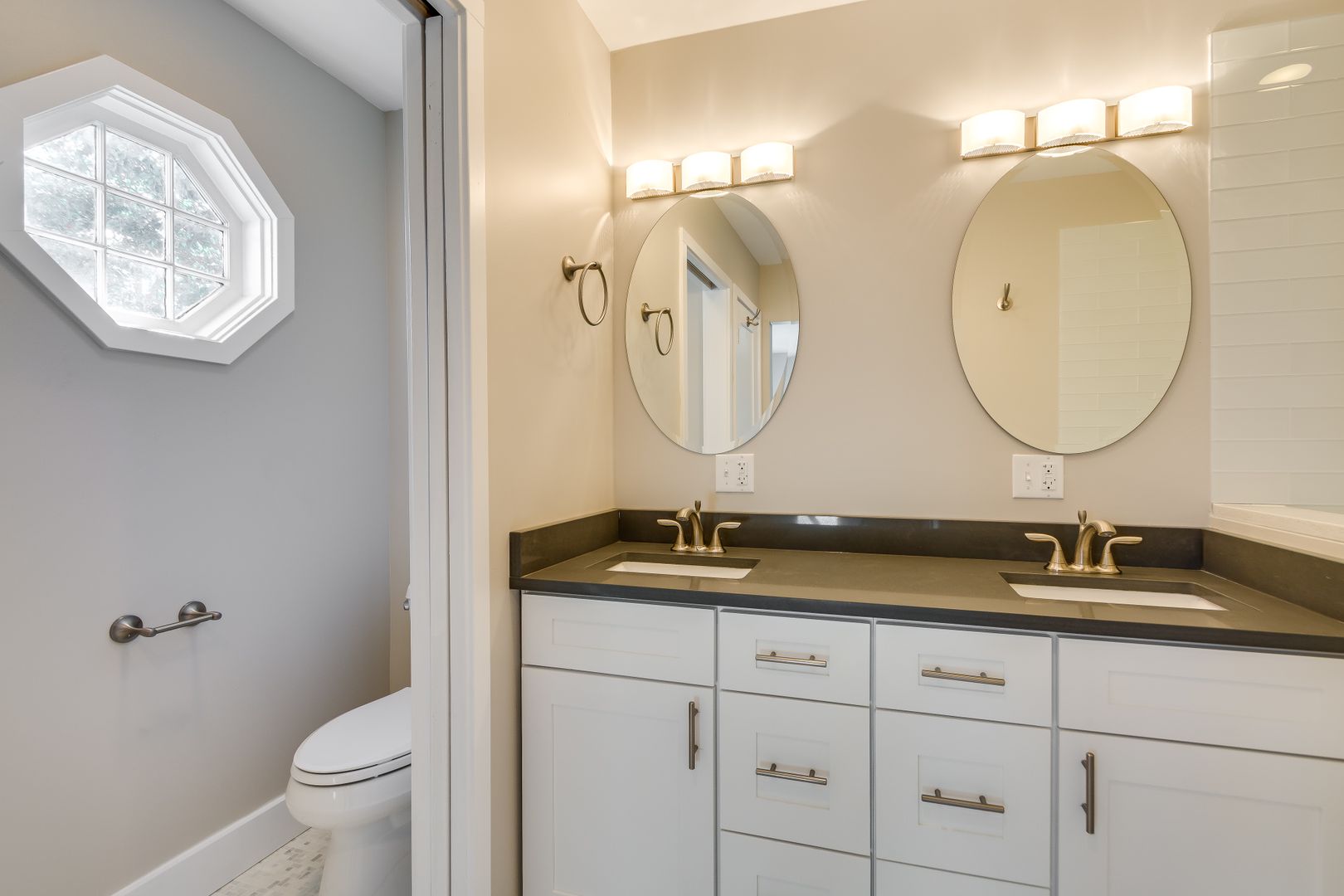 Wilmette Apartment: 3115-3119 Lake Ave